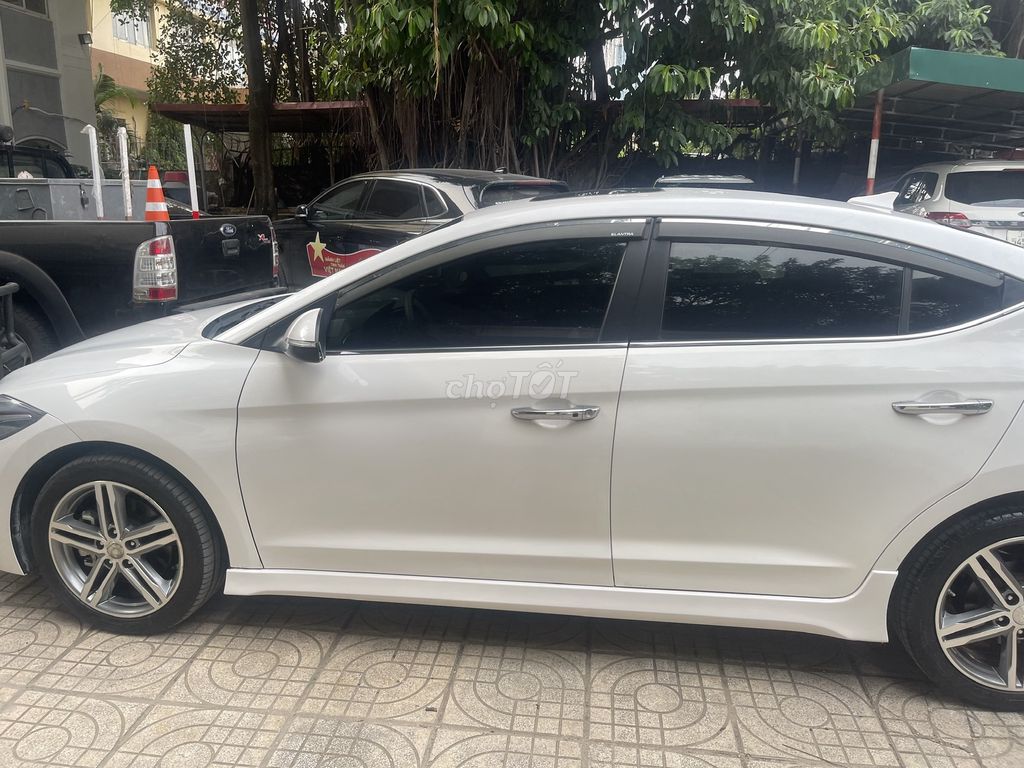 Hyundai Elantra 2019 Sport 1.6 AT - 74000 km. Mua bán Ô tô tại Quận Cầu Giấy Hà Nội được đăng bởi Phương anh hình 2