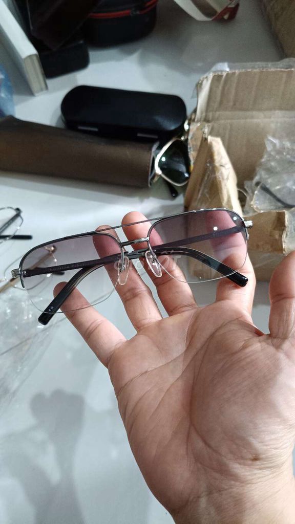 Kính râm Titan Nhật. Mua bán Phụ kiện thời trang khác tại Quận Hồng Bàng Hải Phòng được đăng bởi Thong hình 1