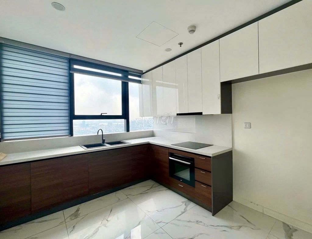 Двухуровневая квартира Duplex 211 м² с видом на Западное озеро, Sunshine City