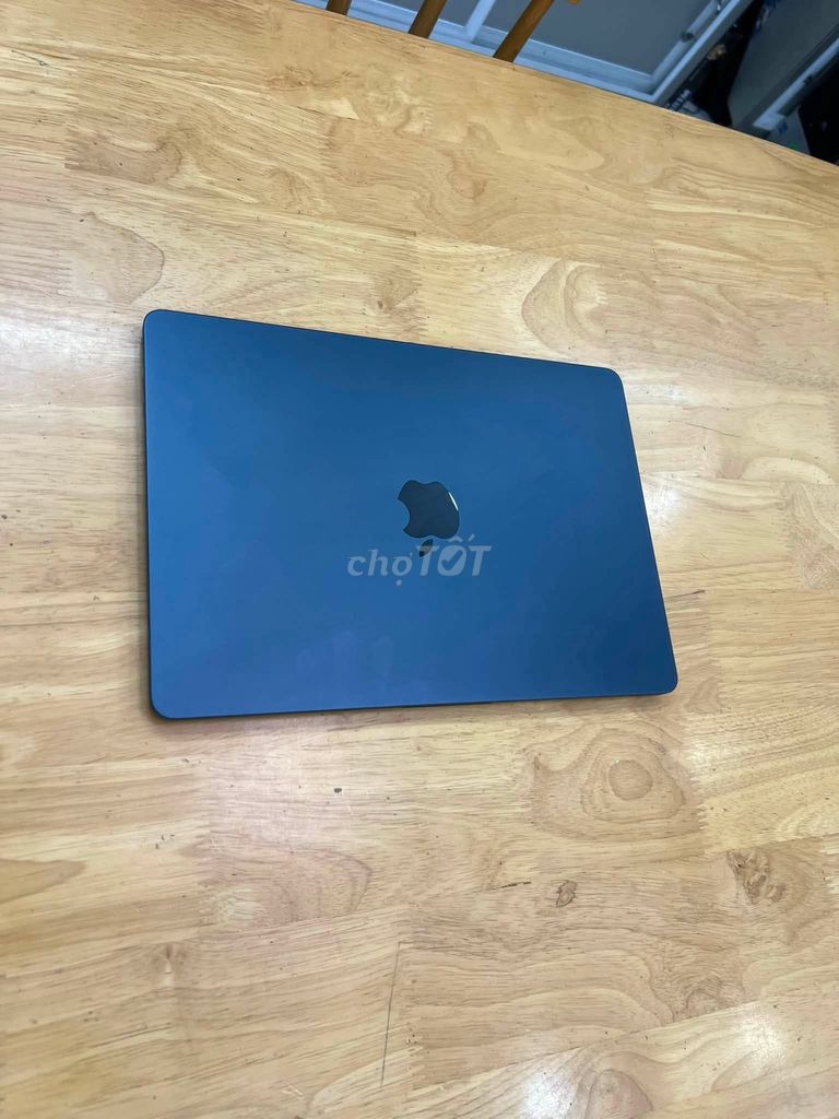Macbook Air M2 13 inches 8GB/256GB Midnight 99%. Mua bán Laptop tại Thành phố Qui Nhơn Bình Định được đăng bởi NGỌC PHÚC LAPTOPS hình 1