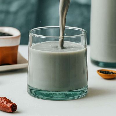 Sữa mè đen mix táo đỏ