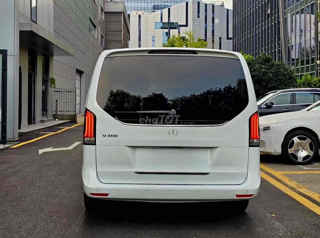 Mercedes Benz V Class 2025 V300 Avantgarde. Mua bán Ô tô tại Quận 7 Tp Hồ Chí Minh được đăng bởi Lâm Hoàng  hình 5