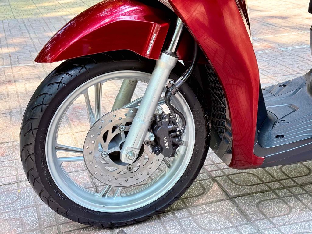 Honda SH125 CBS 2018 бордовый в отличном оригинальном состоянии