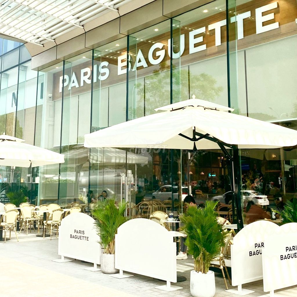 Nhân Viên Bếp Bánh Paris Baguette