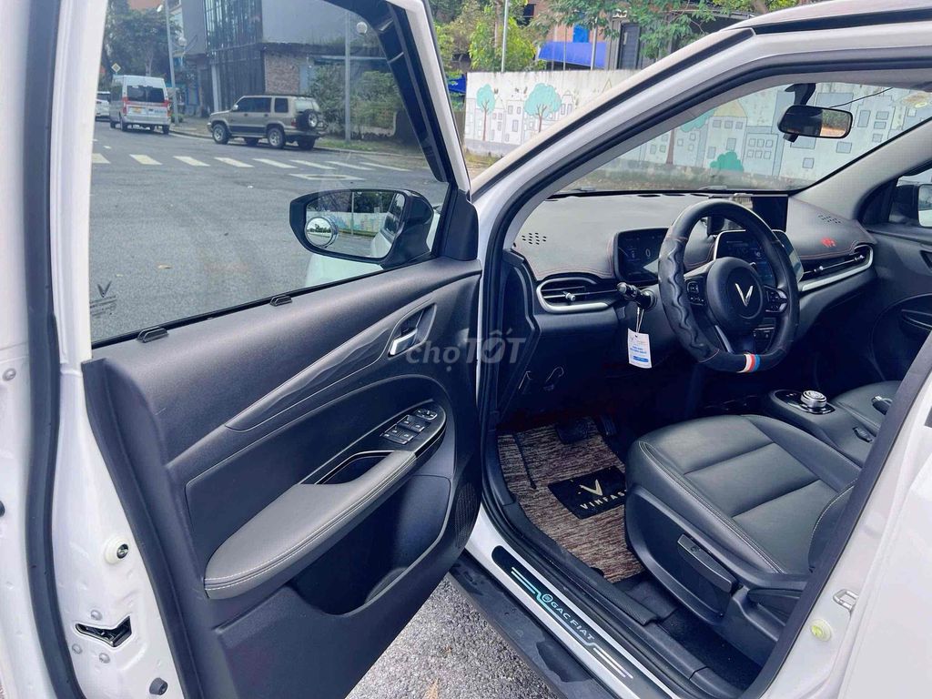 VinFast VF5 Plus mua pin xe vào hơn 50 t phụ kiện. Mua bán Ô tô tại Quận Cầu Giấy Hà Nội được đăng bởi MYCAR EV hình 9