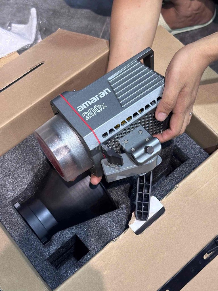 Đèn LED Aputure Amaran 200X,. Mua bán Máy ảnh, Máy quay tại Quận Phú Nhuận Tp Hồ Chí Minh được đăng bởi Tâm Trương hình 1