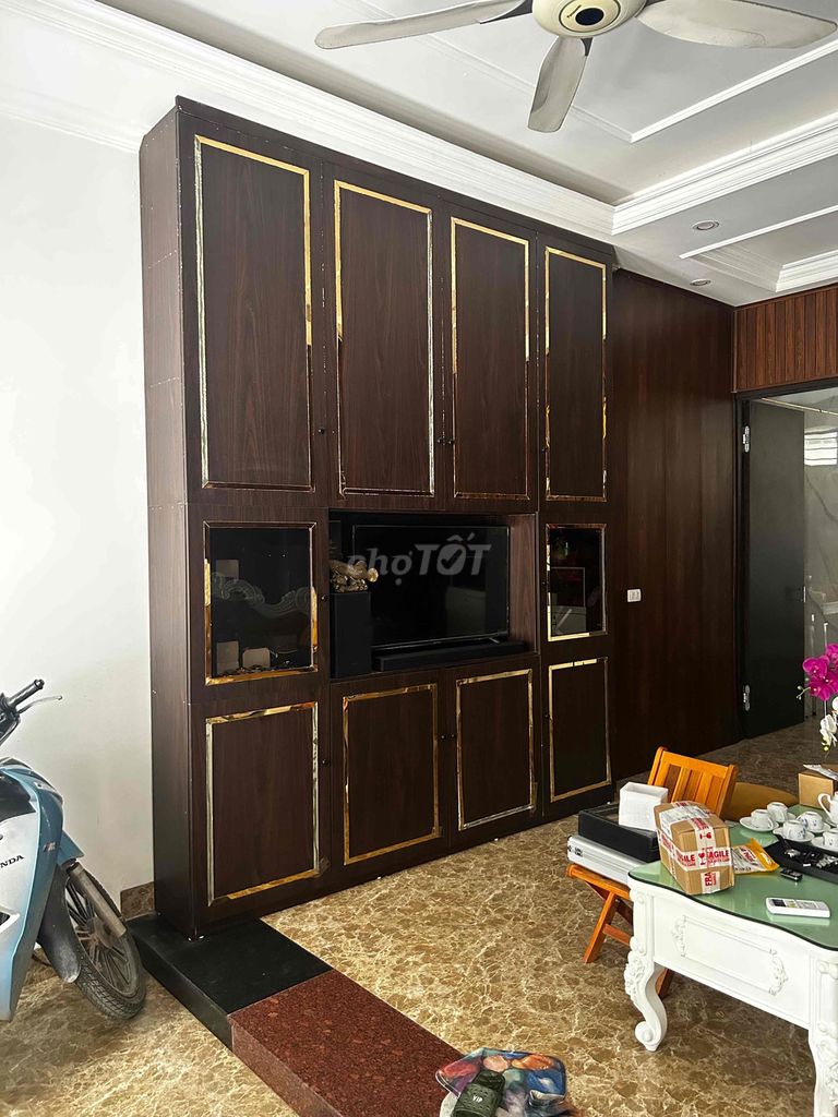 Tủ tivi Gỗ Nâu 1800mm. Mua bán Tủ, kệ gia đình tại Quận Nam Từ Liêm Hà Nội được đăng bởi Đồng hồ Hùng Vương Hà Nội hình 1