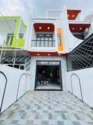 HẠ GIÁ BÁN GẤP NHÀ NGAY CHỢ LONG THƯỢNG VỀ BÌNH CHÁNH CHỈ 5 PHÚT