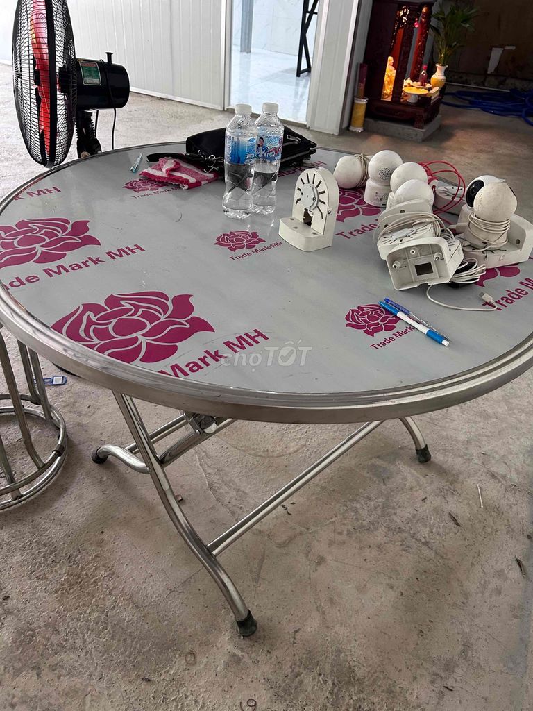 Bàn ghế nhôm tròn Bạc. Mua bán Bàn ghế tại Thành phố Bến Tre Bến Tre được đăng bởi Vũ Thi Hằng hình 1