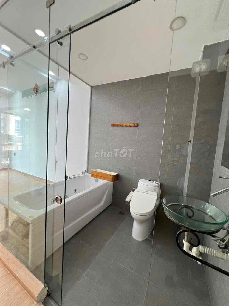 Аллея 4 м CMT8 (3,1 м x 12 м), 5 этажей с месячной машиной. Цена 8,9 миллиарда турецких лир