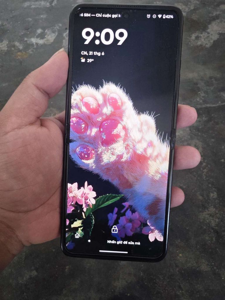 Motorola Razr 50 Đen. Mua bán Điện thoại tại Thành phố Huế Thừa Thiên Huế được đăng bởi ctk hình 1