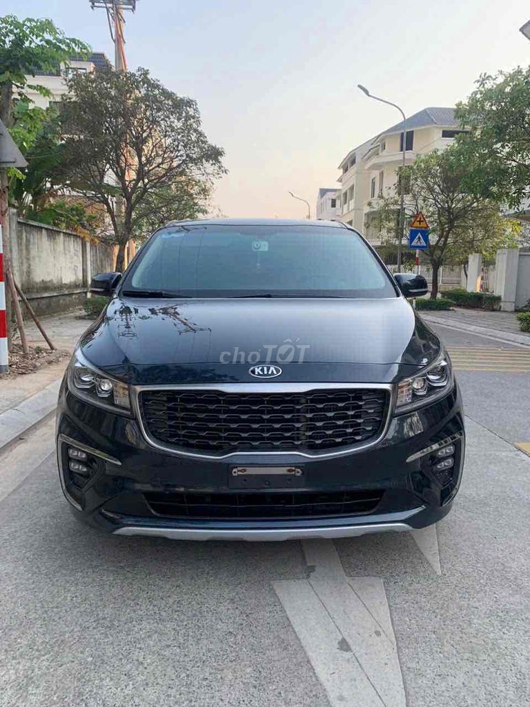 Kia Sedona 2018 2.2 DATH - 10000 km