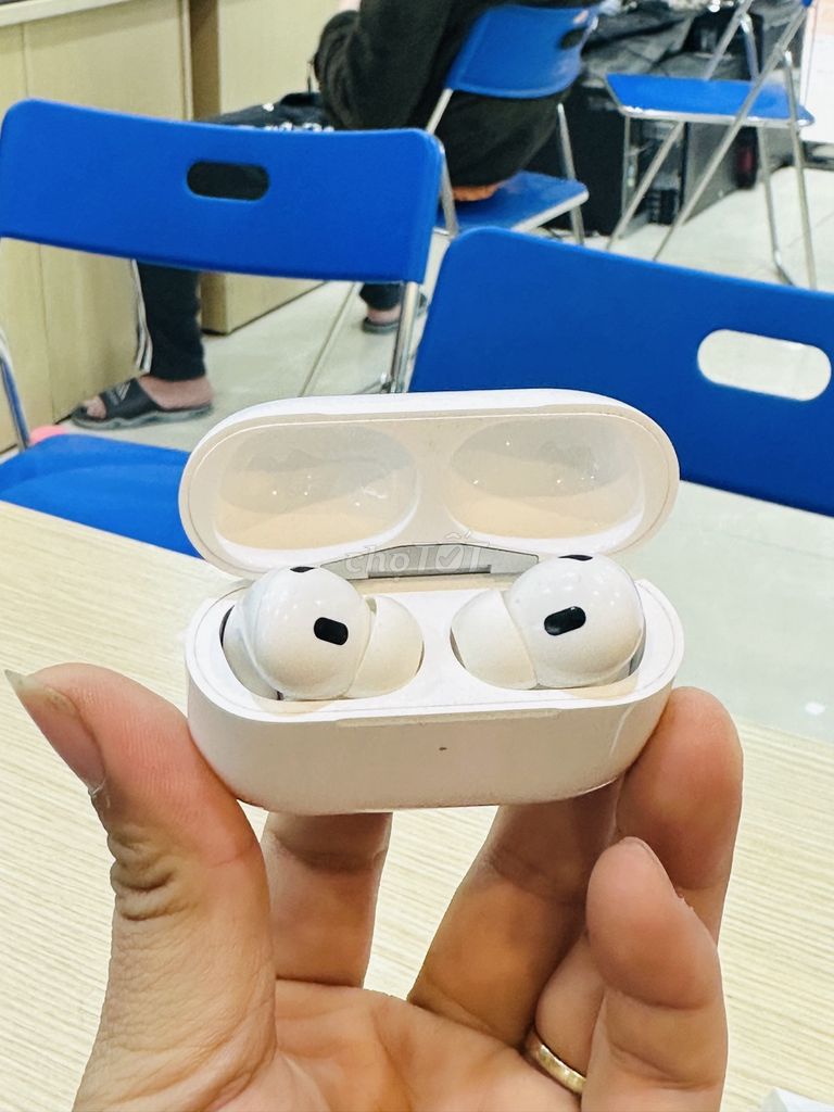 Em bán airpods pro 2 ligtning chính hãng