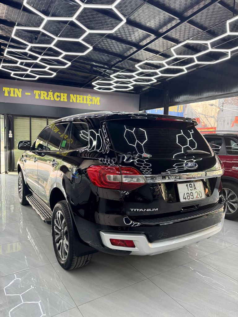 Ford Everest Titanium 2020 2.0 Turbo 4x4 AT Черный