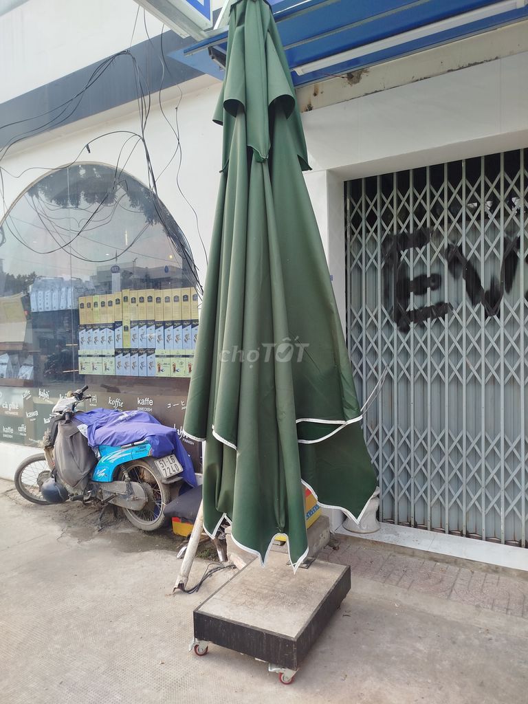 Dù che nắng Vải, Kim loại Xanh lá. Mua bán Nội thất, đồ gia dụng khác tại Quận 1 Tp Hồ Chí Minh được đăng bởi Thanh hình 1