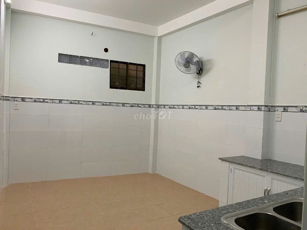 căn nhà *** HXH  Lê Văn sỹ 3,7x13m, 3PN,3wc giá 14 triệu