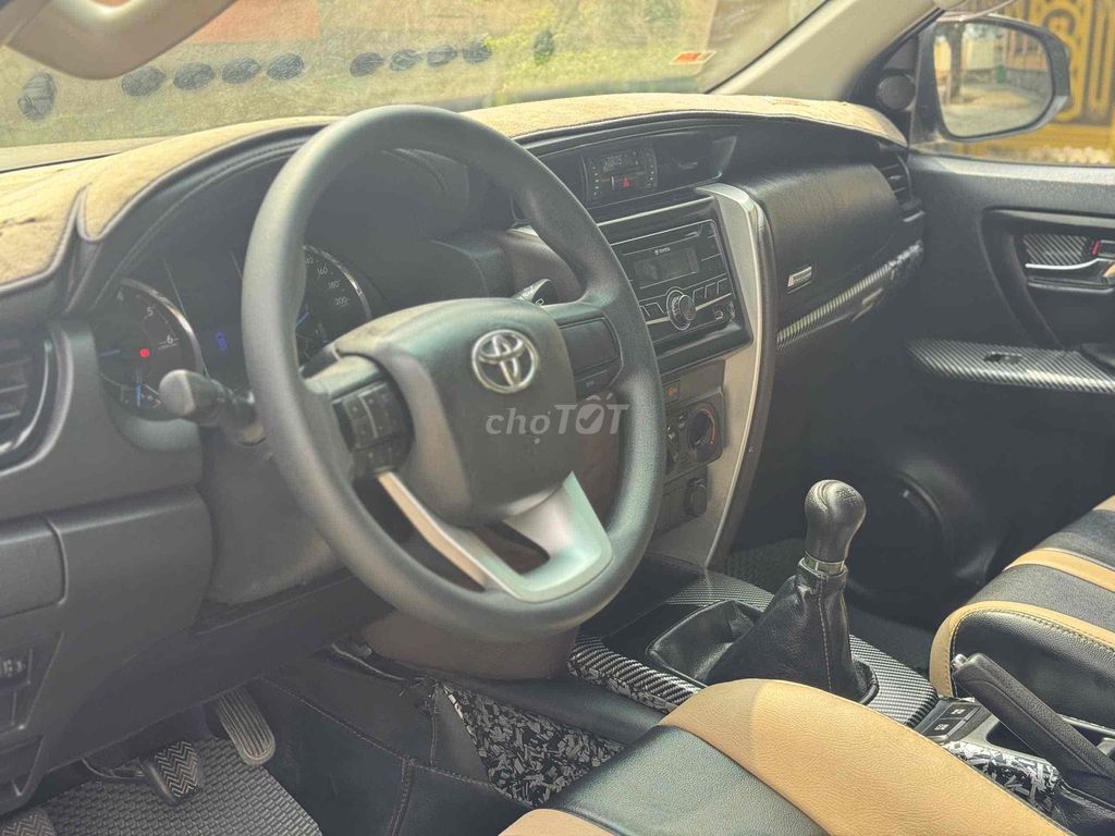 Ban Toyota Fortuner 2017 số sàn máy dầu. Mua bán Ô tô tại Thành phố Thủ Đức Tp Hồ Chí Minh được đăng bởi Hoàng Gia Auto hình 2