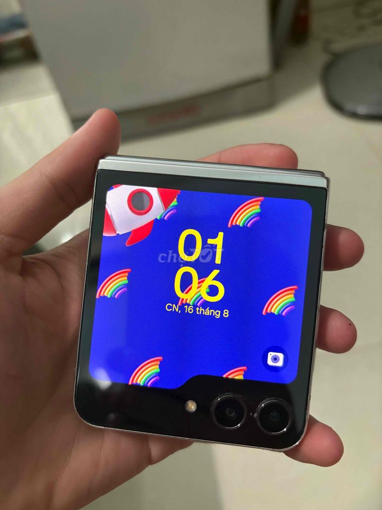 Samsung Z Flip 5 512GB Trắng Đã sử dụng. Mua bán Điện thoại tại Quận Bình Thạnh Tp Hồ Chí Minh được đăng bởi nguyễn phương nam hình 1