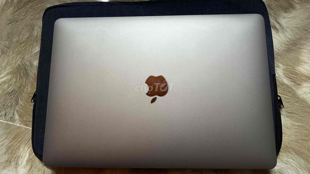 M1 lướt 99% pin, ngoại hình 99%. Mua bán Laptop tại Thành phố Long Xuyên An Giang được đăng bởi Shop Quý Khang hình 1