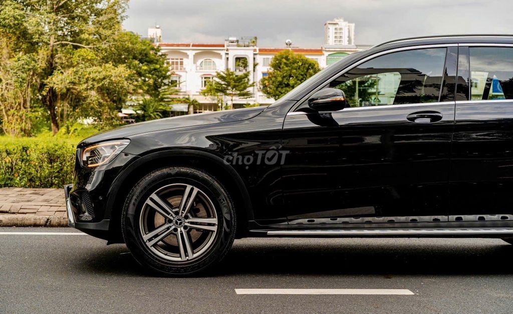 Bán xe GLC200 Facelift 2021 đi ít siêu mới. Mua bán Ô tô tại Quận 7 Tp Hồ Chí Minh được đăng bởi tuấn anh hình 3