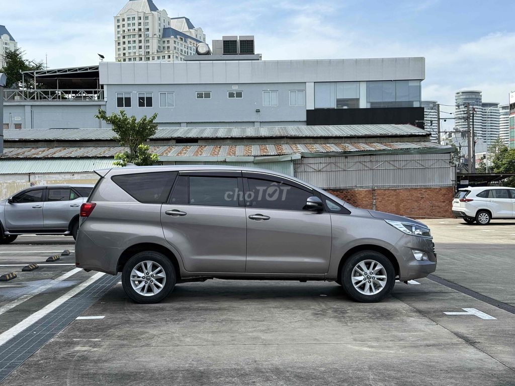 Toyota Innova 2017 2.0G -7 chỗ số tự động tại hãng. Mua bán Ô tô tại Quận Bình Thạnh Tp Hồ Chí Minh được đăng bởi Công Sang hình 7