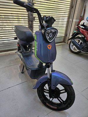 Xe máy điện Yadea X-Bull Tím