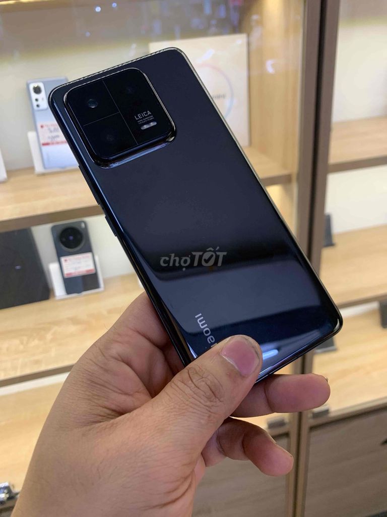 Xiaomi 13 Pro Đen 12GB/256GB có ship cod. Mua bán Điện thoại tại Quận Ninh Kiều Cần Thơ được đăng bởi shop một chín tám tám hình 1