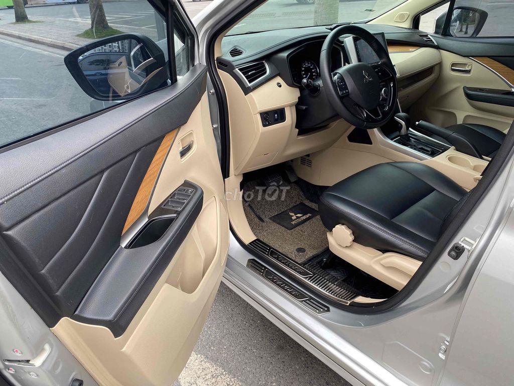 Mitsubishi Xpander Premium 2020 1.5AT - 91000 km. Mua bán Ô tô tại Quận Hai Bà Trưng Hà Nội được đăng bởi Văn Hậu hình 10