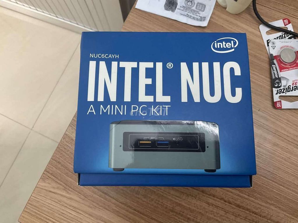 Dư 1 em PC mini NUC6CAYH