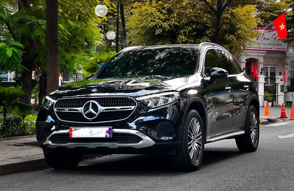 GLC 200 4MT mẫu mới All New 2024 - 9000 km. Mua bán Ô tô tại Quận Gò Vấp Tp Hồ Chí Minh được đăng bởi Nguyễn Trường Giang hình 1