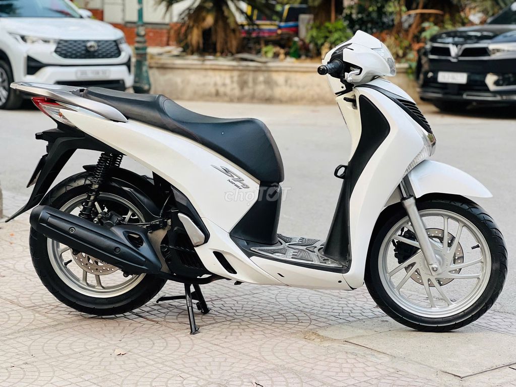 Honda SH 125i Màu TRẮNG  Chính Chủ Biển 29. Mua bán Xe máy tại Quận Nam Từ Liêm Hà Nội được đăng bởi Mai Khánh hình 2