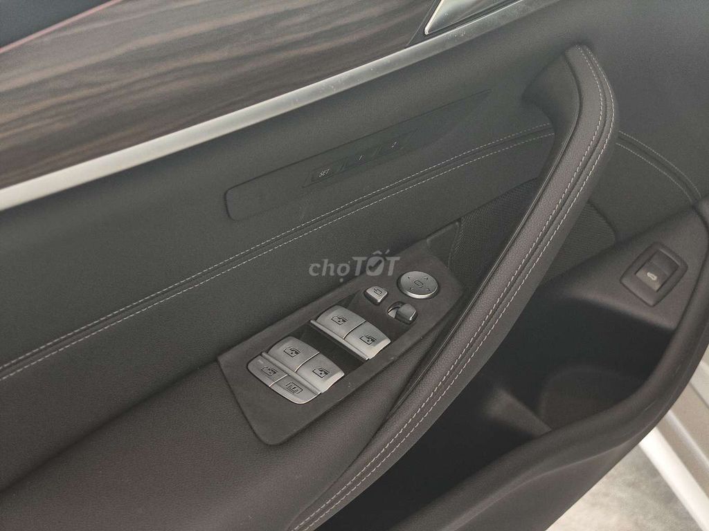 BMW 520i G30 LCI Lăn bánh thấp hơn giá niêm yết. Mua bán Ô tô tại Quận Bình Tân Tp Hồ Chí Minh được đăng bởi Trung Nguyễn BMW HCM hình 8