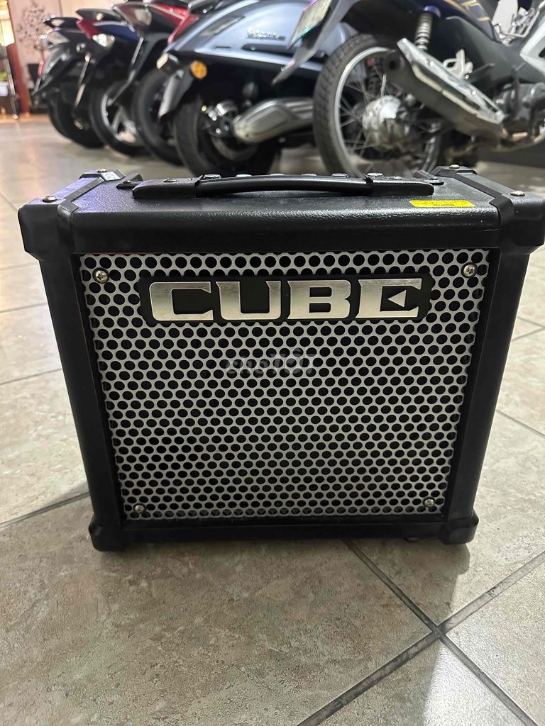 Amply guitar Roland CUBE-10GX Đen. Mua bán Nhạc cụ tại Quận Ngũ Hành Sơn Đà Nẵng được đăng bởi Minh Lưu hình 1