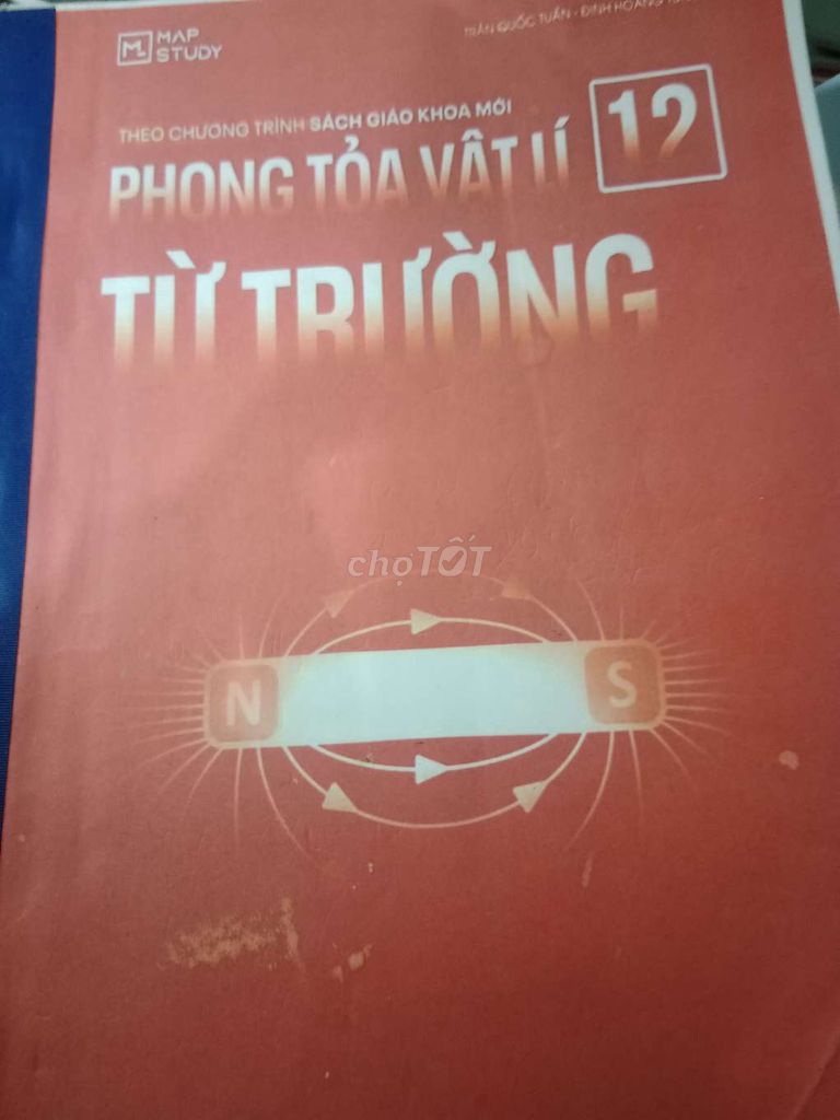 Sách Giáo Khoa Phong Tỏa Vật Lí 12. Mua bán Sách tại Thành phố Ngã Bảy Hậu Giang được đăng bởi Nguyễn Thị Ngọc Yến  hình 1