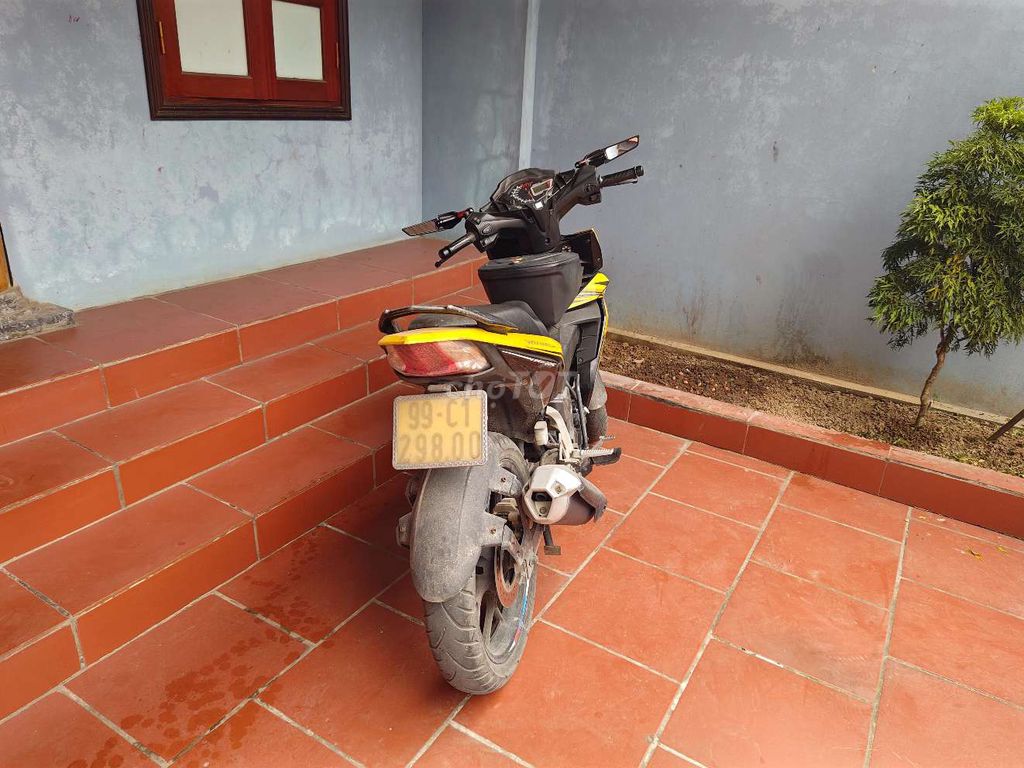 Honda Winner V1 2017 Vàng đen 35934 km. Mua bán Xe máy tại Huyện Tiên Du Bắc Ninh được đăng bởi Hưng hình 4