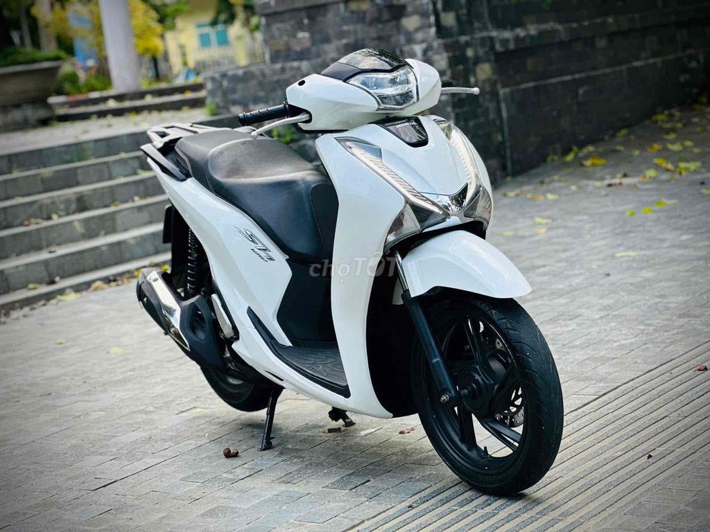 HONDA SH 125i HỖ TRỢ TRẢ GÓP. Mua bán Xe máy tại Thành phố Huế Thừa Thiên Huế được đăng bởi DVCĐ Toàn Thắng hình 3