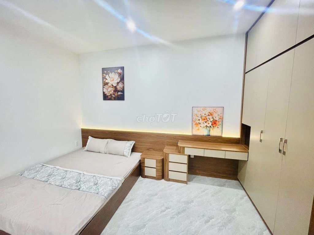Новый дом в Ван Хыонг, Донгда, 30м²х4 этажа, 5 спален
