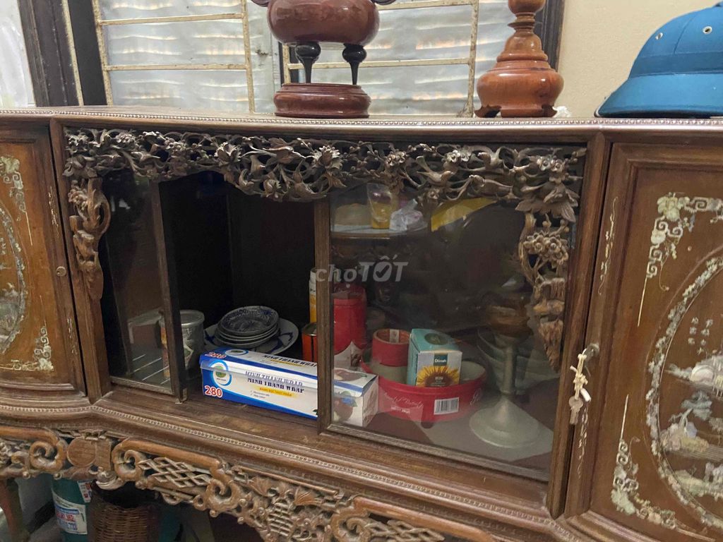 tù chè cánh cong hơn 30 năm. Mua bán Tủ, kệ gia đình tại Quận Hà Đông Hà Nội được đăng bởi Nguyen Son Minh hình 1