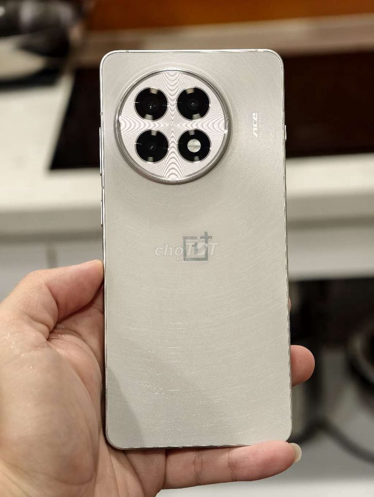 OnePlus Ace 5 12/256 Titan fullbox keng pin 100. Mua bán Điện thoại tại Quận Long Biên Hà Nội được đăng bởi Hoan Nguyễn hình 1
