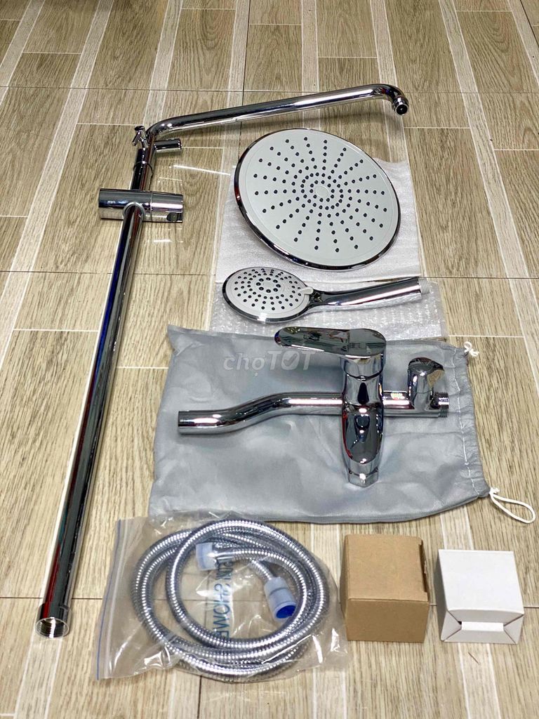 Thanh Ly Vòi sen tắm Royal kim loại Bạc. Mua bán Thiết bị vệ sinh, nhà tắm tại Thành phố Vĩnh Long Vĩnh Long được đăng bởi Nguyễn Anh hình 1