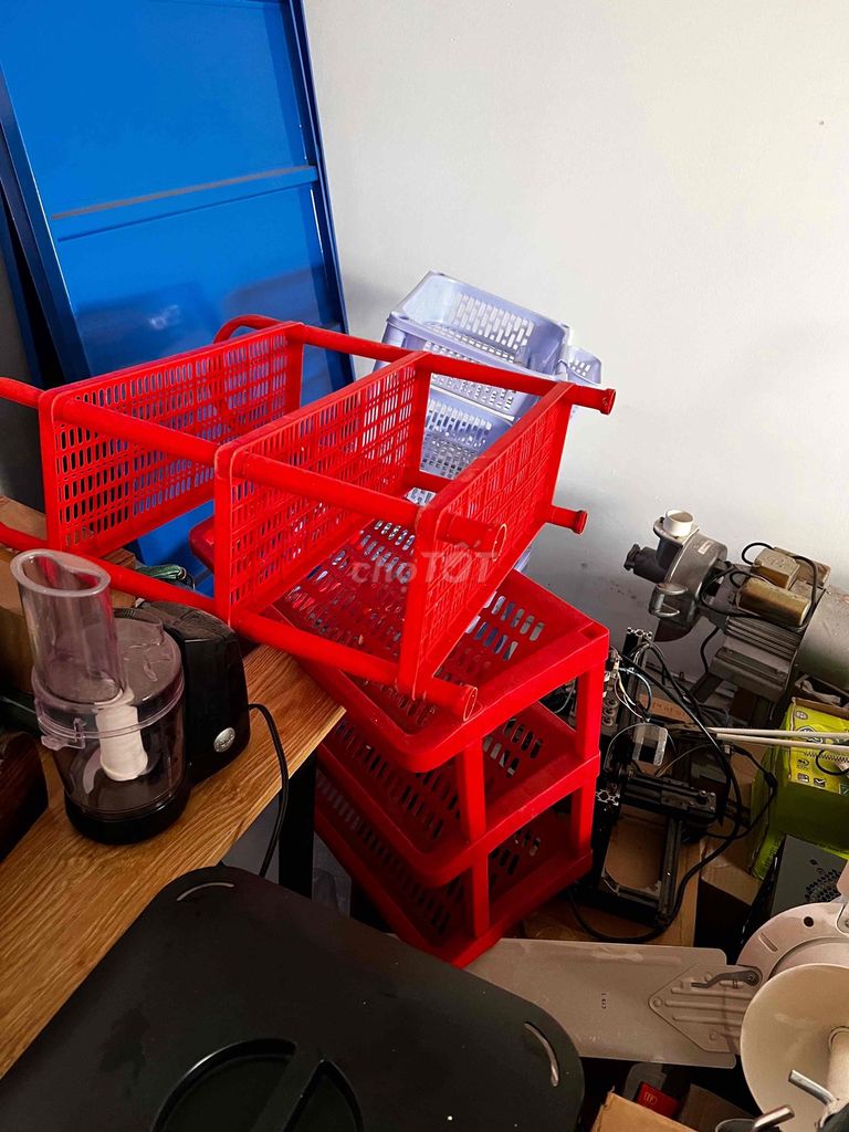 Kệ giày dép nhựa màu Đỏ. Mua bán Tủ, kệ gia đình tại Quận 1 Tp Hồ Chí Minh được đăng bởi Ngan Ha hình 1