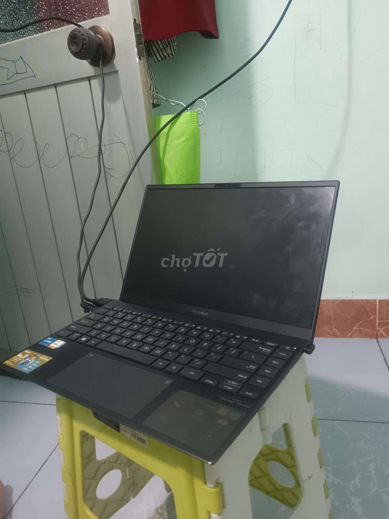 Bán laptop hư màn hình Asus zenbook UX425EA 8G512G. Mua bán Laptop tại Huyện Củ Chi Tp Hồ Chí Minh được đăng bởi Black hình 1
