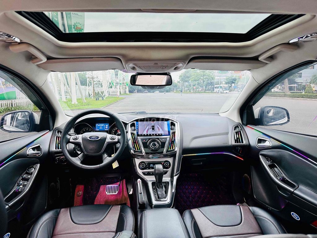 Ford Focus S Hatchback 2014 Trắng 126903 km. Mua bán Ô tô tại Quận Cẩm Lệ Đà Nẵng được đăng bởi Chị Hà hình 11