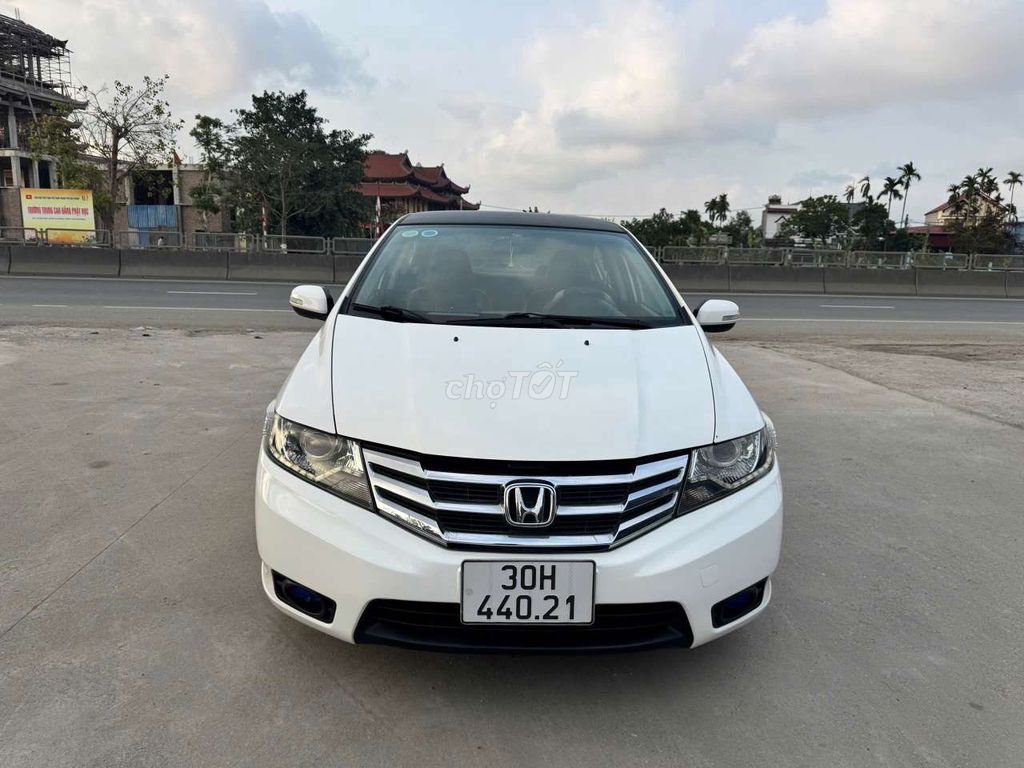 Honda City 2015 1.5 CVT - 10000 km