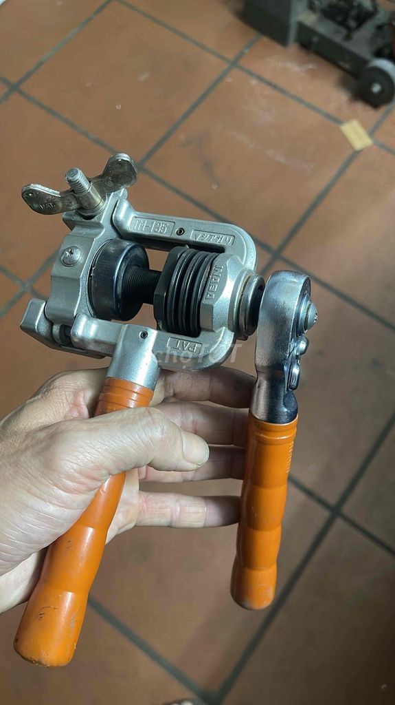 Dụng cụ loe ống đồng Kim loại Bạc, Cam. Mua bán Đồ chuyên dụng, Giống nuôi trồng tại Huyện Văn Giang Hưng Yên được đăng bởi Chung Nguyen hình 1