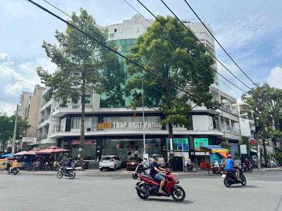 Cho Thuê Góc 3 mặt tiền Đường Chợ Lớn Và Đường Số 5, Quận 6