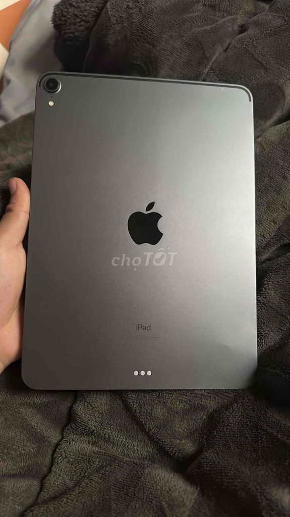 Apple iPad Pro 2018 11 inch wf 64GB Xám. Mua bán Máy tính bảng tại Quận Long Biên Hà Nội được đăng bởi Pham Long Vũ hình 1