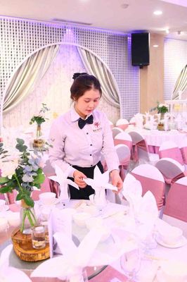 Phục Vụ Tiệc Cưới Part-time Lương Nhận Sau Ca