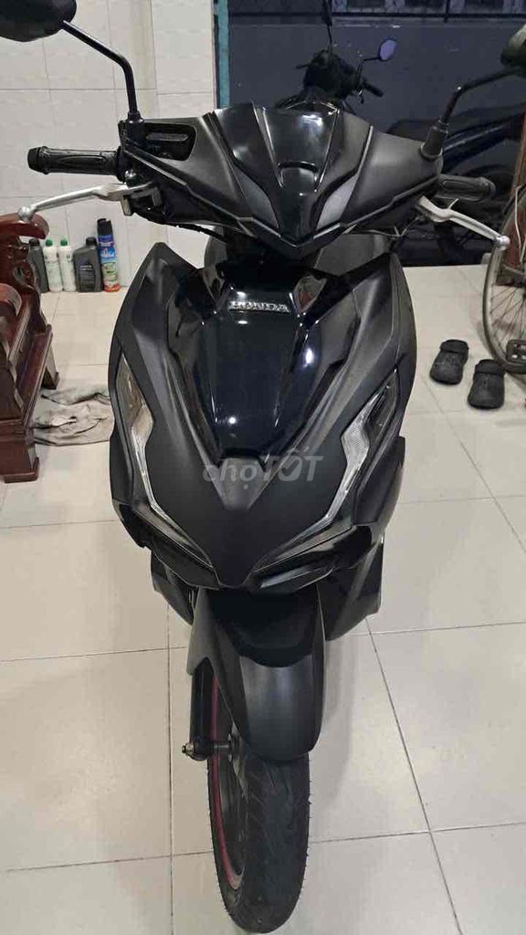AirBlade 125 4-клапанный 2023 Черный матовый 16000 км с документом