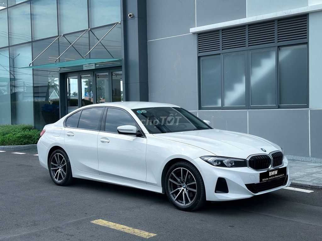 BMW 3 Series 2024 photo 3